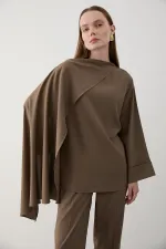 Ensemble chemisier et pantalon en vison avec châle intégré - 8752