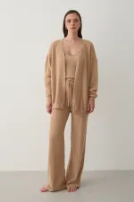 Ensemble trois pièces en peluche chameau