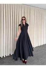 Robe noire courte à col en V - 242480