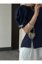 Lacivert Kolu İnci Fiyonk Detaylı Bluz - 5001