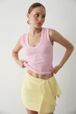 Chemisier rose côtelé à col V