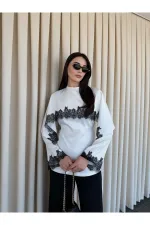 Beyaz Dantel İşlemeli Pelerin Saten Bluz - 1401