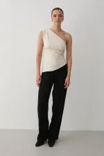 Ekru Tek Omzu Açık Asimetrik Bluz - 251006