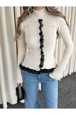 Ekru Dik Yaka Dantel Detaylı Hırka - 2726