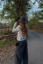 Gri - Ekru Çizgili Örme Hırka - 4390