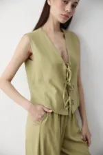 Ensemble gilet en mousseline kaki à 3 lacets