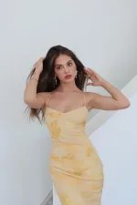 Sarı Yan Drapeli Çiçek Desenli Elbise