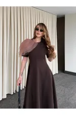 Kahverengi Seyyar Broşlu Elbise - 3151