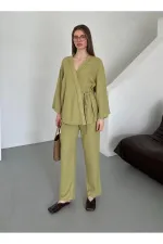 Ensemble kimono en lin kaki à nouer sur le côté, orné de détails