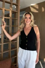 Siyah 4 Düğmeli Yelek