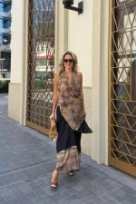 Robe asymétrique drapée à col halter