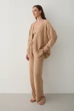 Ensemble trois pièces en peluche chameau