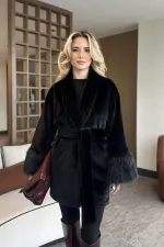 Veste en cachemire noir à manches en fourrure - 2509