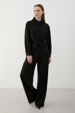 Ensemble chemise et pantalon noirs avec boutons décoratifs dorés - 8856