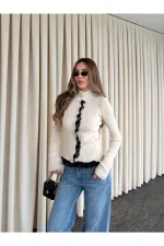 Ekru Dik Yaka Dantel Detaylı Hırka - 2726