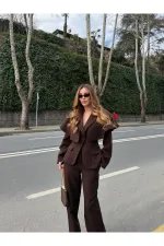 Ensemble veste et pantalon marron à cape - 202604