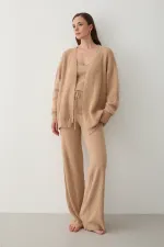 Ensemble trois pièces en peluche chameau