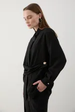 Ensemble chemise et pantalon noirs avec boutons décoratifs dorés - 8856