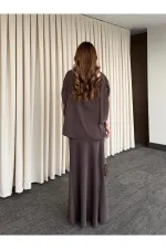 Kahverengi Omuz Drapeli Saten Bluz Etek Takım - 8005