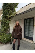 Veste châle marron à boutons dorés - 9721