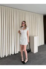 Bej Yaka Bağlama Detaylı İçi Şortlu Kısa Elbise - 5084