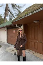 Veste châle marron à boutons dorés - 9721