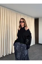 Black Double V-Neck Sweater - 251206