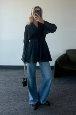 Chemise en voile de lin noir avec détail à la taille