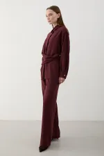 Ensemble chemise et pantalon bordeaux à boutons et accessoires dorés - 8856