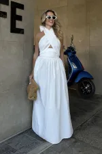 Robe de créateur blanc cassé à col halter