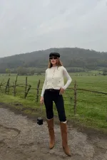 Off-White Vest with Gold Buttons - 4495