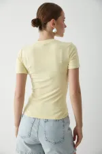 Corps jaune uni - 251113