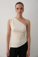 Ekru Tek Omzu Açık Asimetrik Bluz - 251006