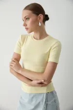 Corps jaune uni - 251113