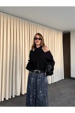 Black Double V-Neck Sweater - 251206