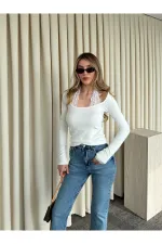 Açık Ekru Boyundan Dantelli Bluz - 261017