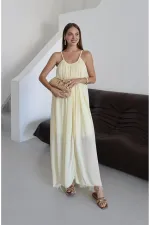 Robe jaune à bretelles et coupe décontractée