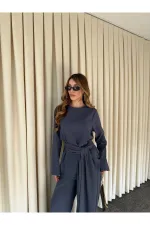 Ensemble chemisier et pantalon indigo avec ceinture et détails en dentelle - 8006