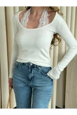 Açık Ekru Boyundan Dantelli Bluz - 261017