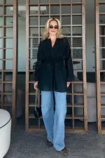 Chemise en voile de lin noir avec détail à la taille