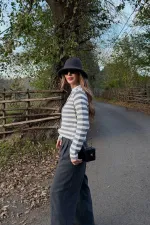 Gri - Ekru Çizgili Örme Hırka - 4390