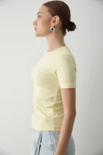 Corps jaune uni - 251113