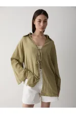 Kimono en lin et coton 100 % kaki avec détails en dentelle