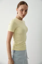 Corps jaune uni - 251113