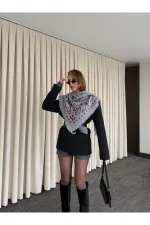 Écharpe tricotée à motifs gris et bordeaux - 251003