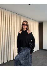 Black Double V-Neck Sweater - 251206