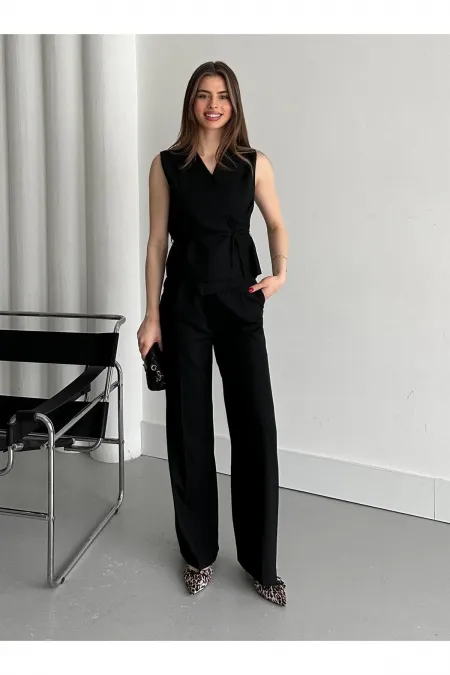 Ensemble gilet et pantalon noirs croisés