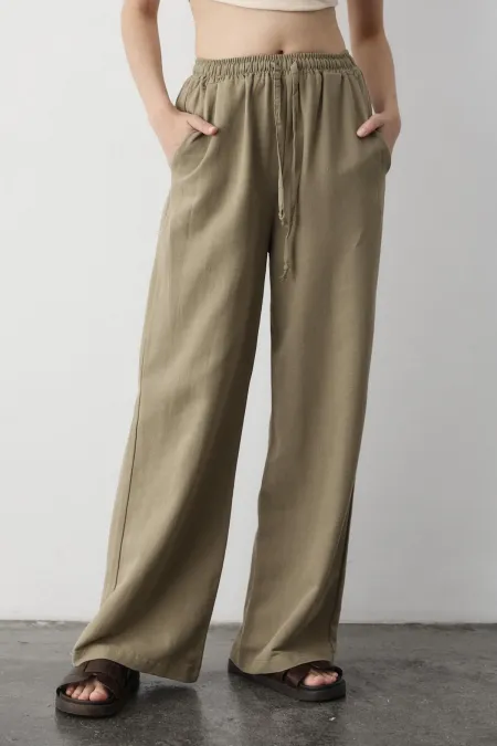 Pantalon en coton et lin Çağla avec taille élastique