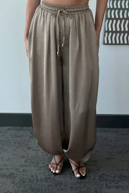 Pantalon harem en satin couleur vison avec taille élastique - 51199