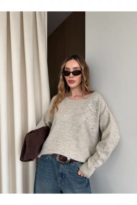 Bej Taş İşlemeli Kayık Yaka Kazak - 251189